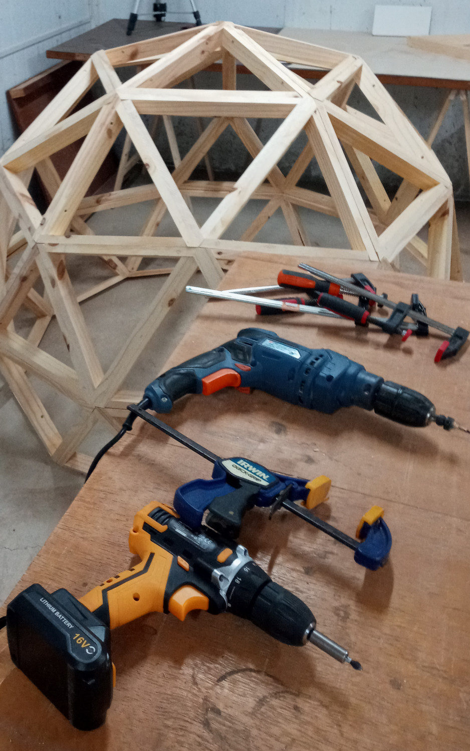 Construção da primeira geodésica