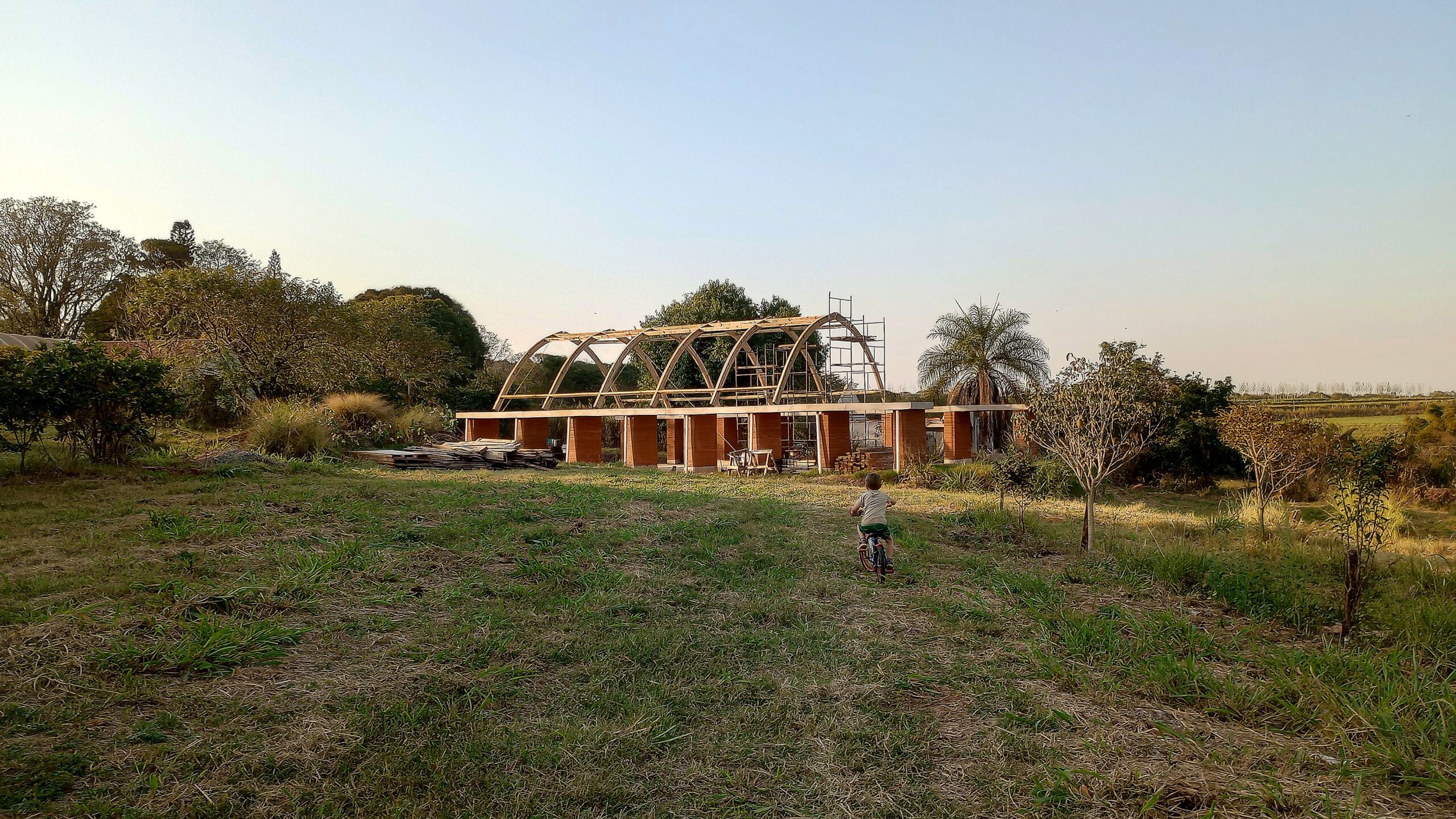 Considerações da primeira semana montando a estrutura do telhado